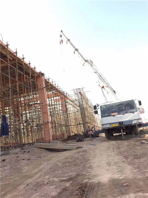 五峰吊车作业的安全注意事项有哪些？