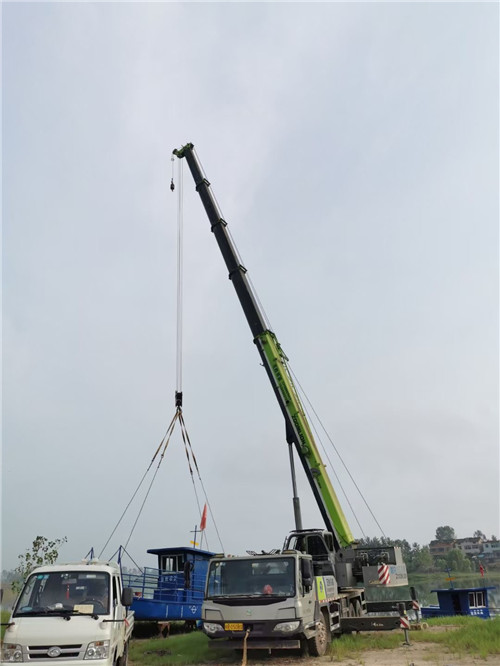 五峰桥梁建设吊装案例